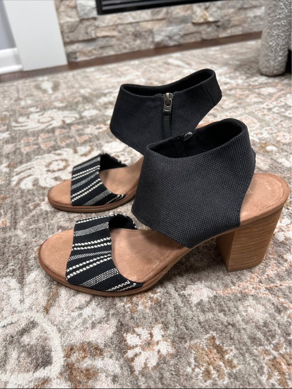 Toms Majorca Cutout in two-tone material